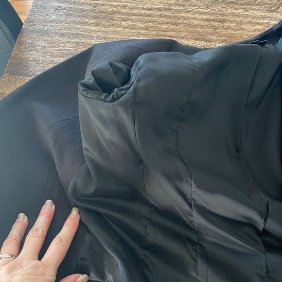 SSENSE Theory black blazer with leather arms 4 - Picture 5 of 9